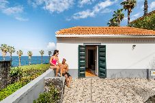 Ferienhaus in Ponta Delgada - SUNSET Ocean Retreat