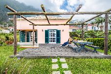 Ferienhaus in Ponta Delgada - PLANALTO Garden Retreat